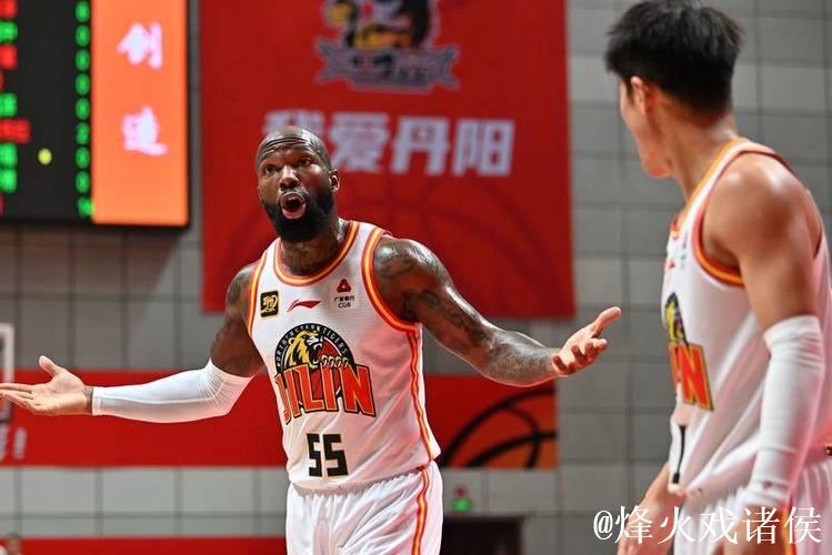 林庭谦25分天津胜吉林结束连败 琼斯空砍42分